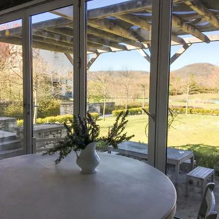 Cozy In With Private Pool Ferienhaus